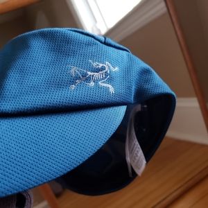 Arc'teryx lightweight mesh hat